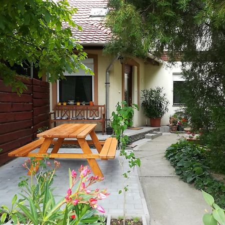Vargapartman Segedín Exteriér fotografie