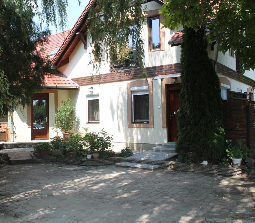 Vargapartman Segedín Exteriér fotografie