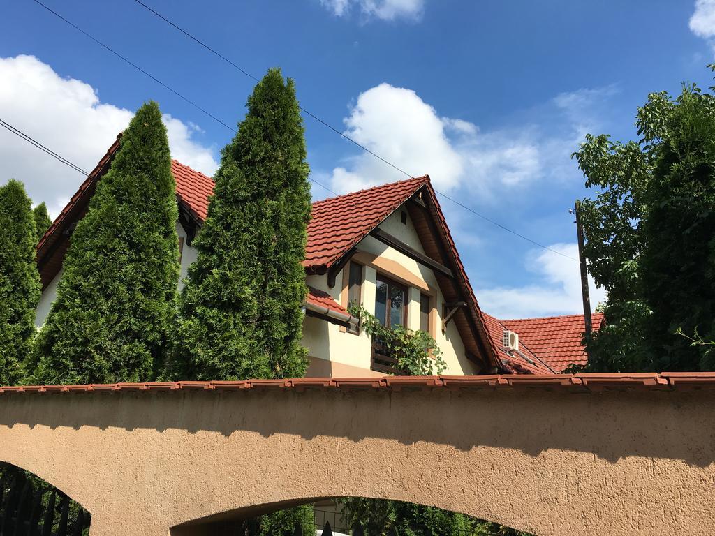 Vargapartman Segedín Exteriér fotografie