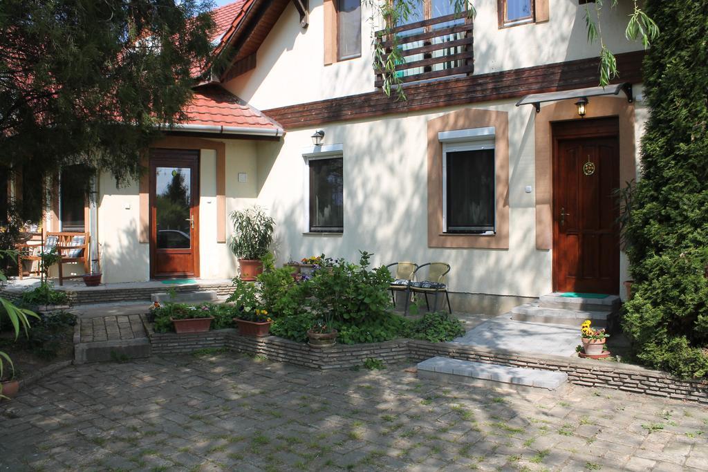 Vargapartman Segedín Exteriér fotografie