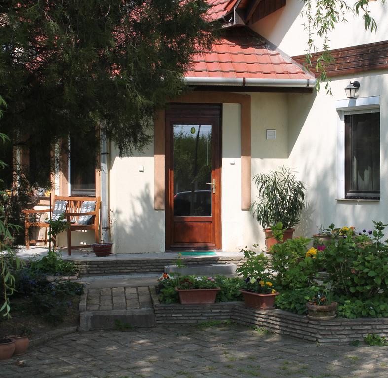 Vargapartman Segedín Exteriér fotografie